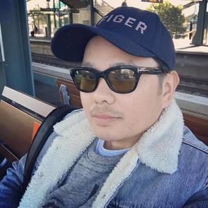 Meet your Posher, Adrian